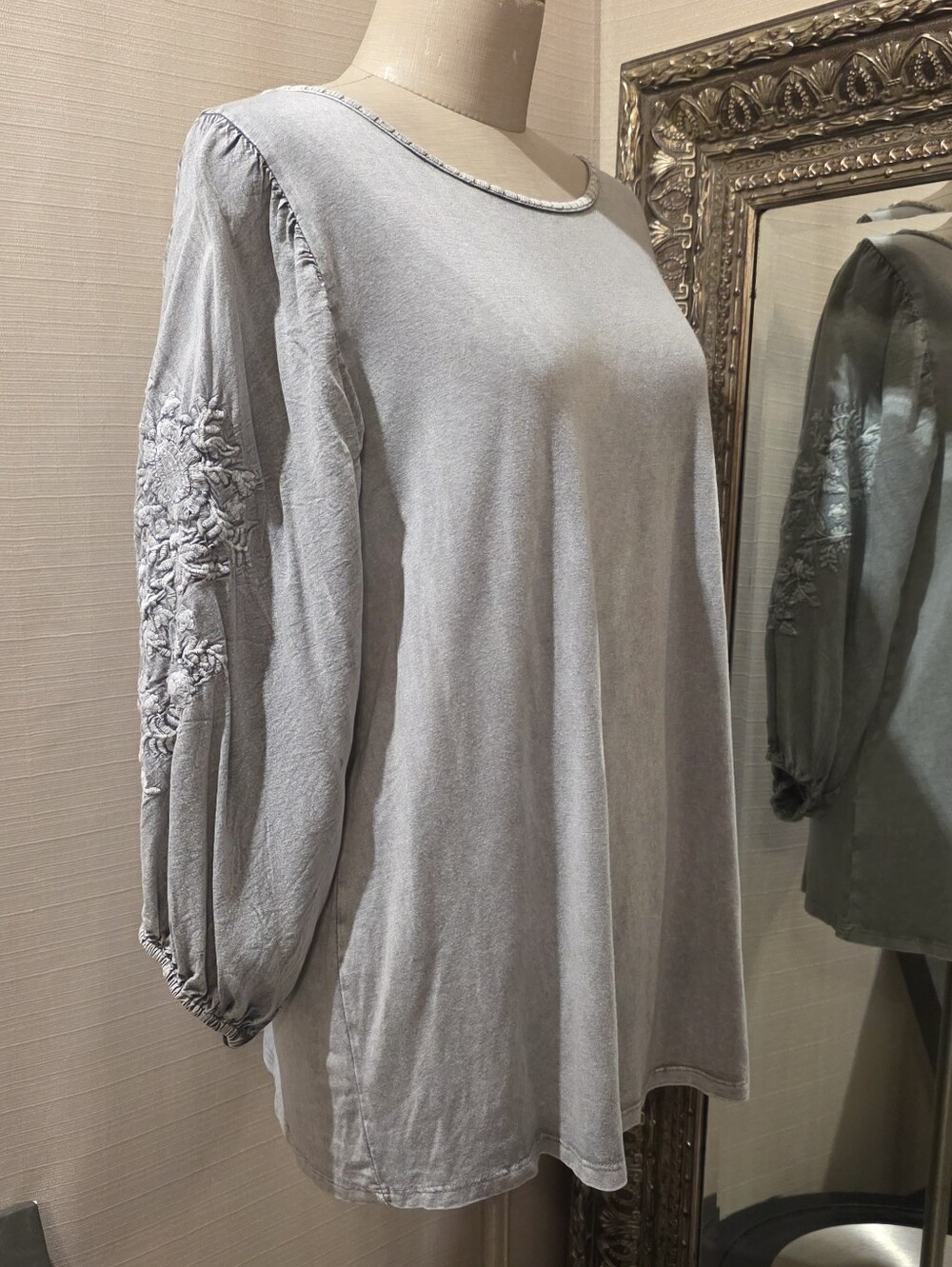 Solitaire • Mineral Wash Gray Embroidered Long Sleeve Top.  Sz M